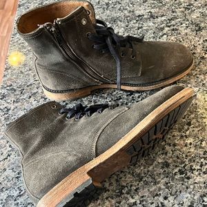 Frye Bowery inside zip +lace up 10.5